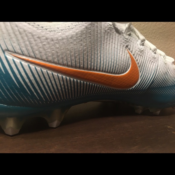 Nike Vapor Untouchable Pro Football Cleats - Picture 6 of 8